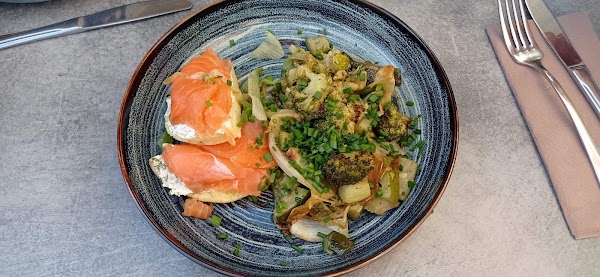 Restaurant le dépôt à Saint-Jean-d'Angély, France