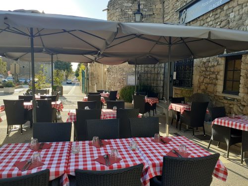 Restaurant LE DONJON GOURMAND “Bistrot à l’italienne” à Alleins, France