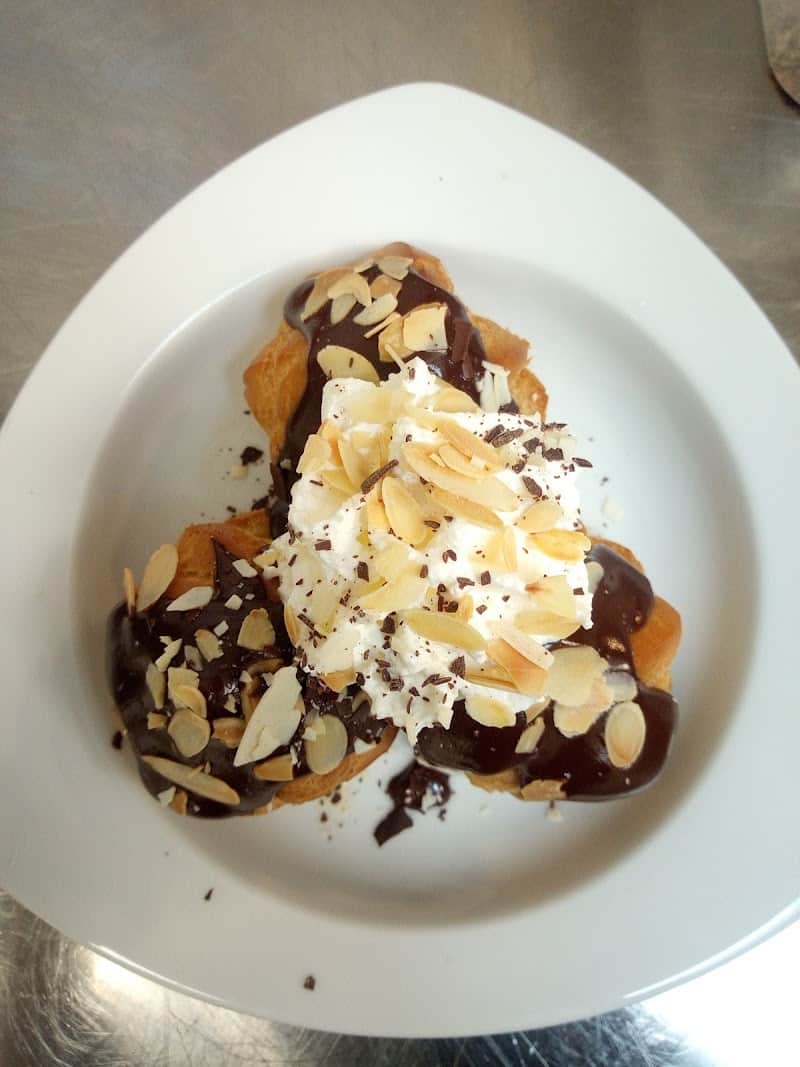 Le Douze Heures Restaurant à Trappes, France