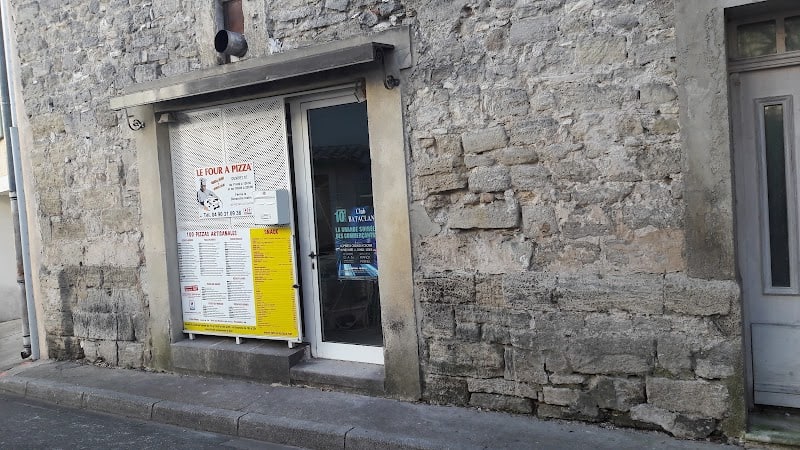 Restaurant Le Four à Pizza à Caumont-sur-Durance, France
