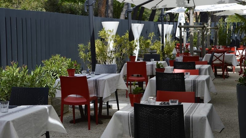 Restaurant Le Grain De Sel à La Roque-d'Anthéron, France