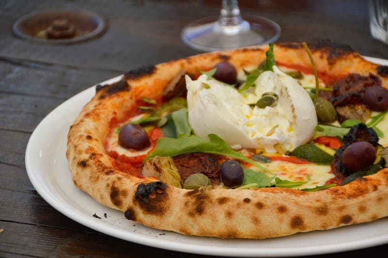 Restaurant Le Grain De Sel à La Roque-d'Anthéron, France