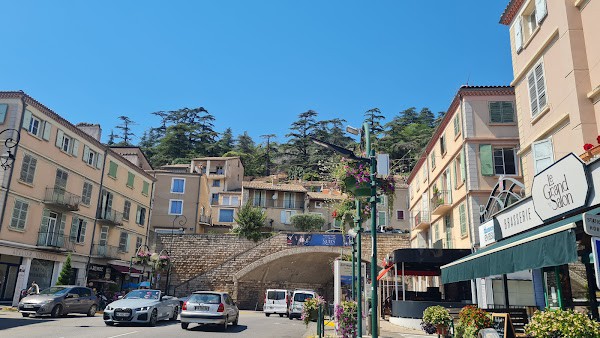 Restaurant Le Grand Salon à Sisteron, France