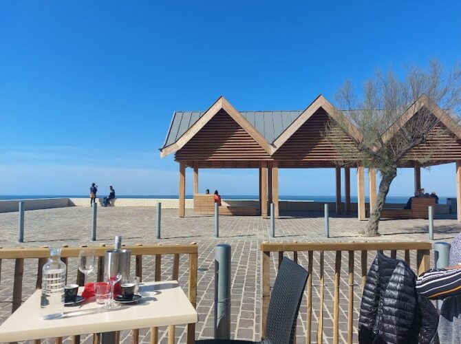 Restaurant Le Grill Océan à Soulac-sur-Mer, France