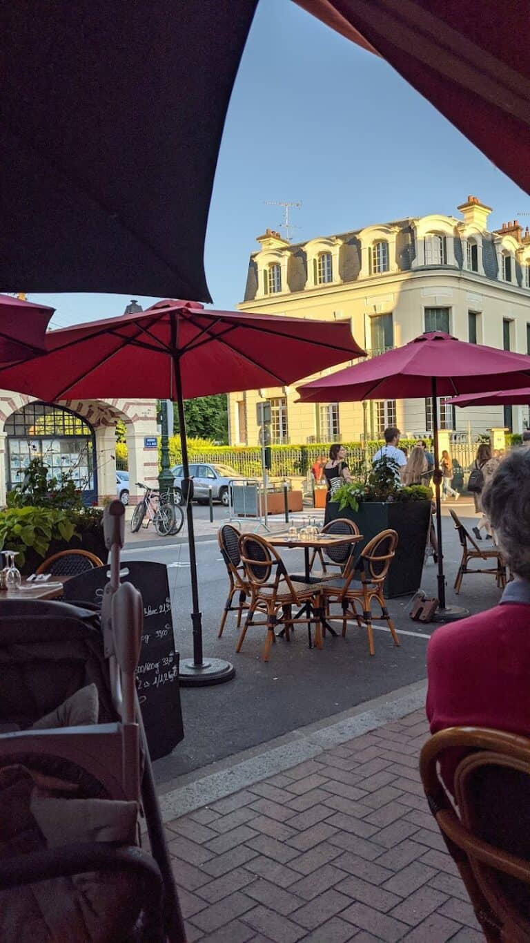 Restaurant Le Hasting’s à Cabourg, France — photo 1
