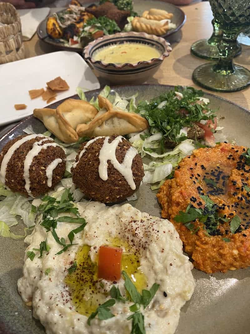 Restaurant Le Jardin des saveurs à Mantes-la-Jolie, France