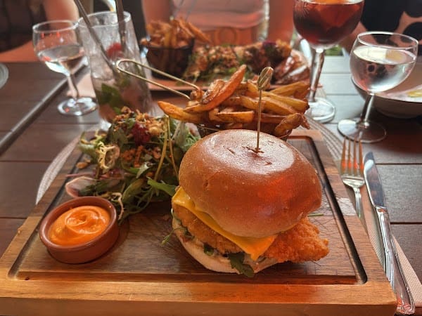 Restaurant Le Kiosque de la Prade… Un lieu hors du temps à Saint-Cyprien, France