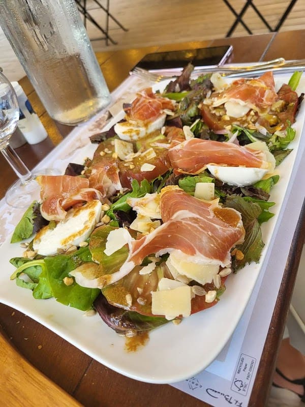 Restaurant Le Kiosque de la Prade… Un lieu hors du temps à Saint-Cyprien, France