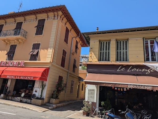 Le Lounge Brasserie Restaurant à Villefranche-sur-Mer, France