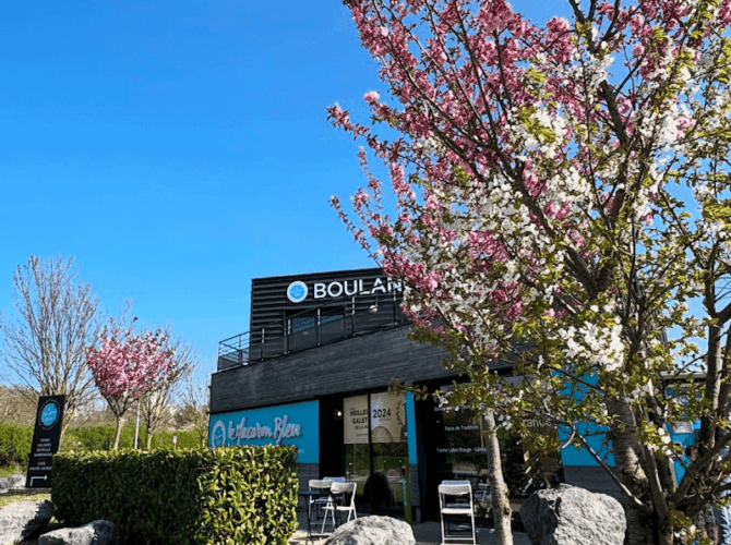 Restaurant Le Macaron Blue à Bezannes, France