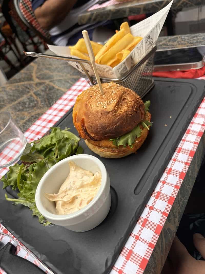 Restaurant Le Majestic café à Saint-Jean-de-Luz, France