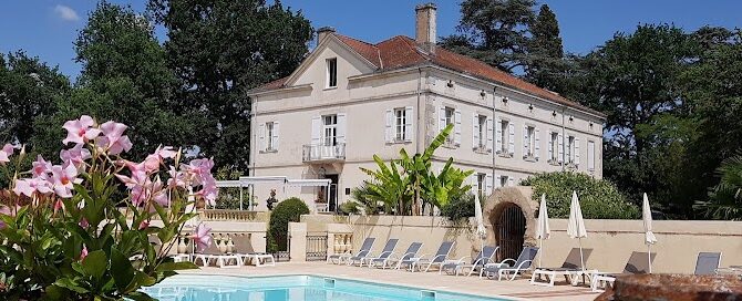 Le Manoir Saint-Jean Restaurant et Hotel de Charme près de Moissac à Saint-Paul-d'Espis, France
