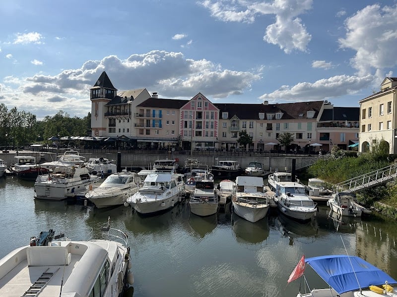 Restaurant Le Millésime du Port à Cergy, France