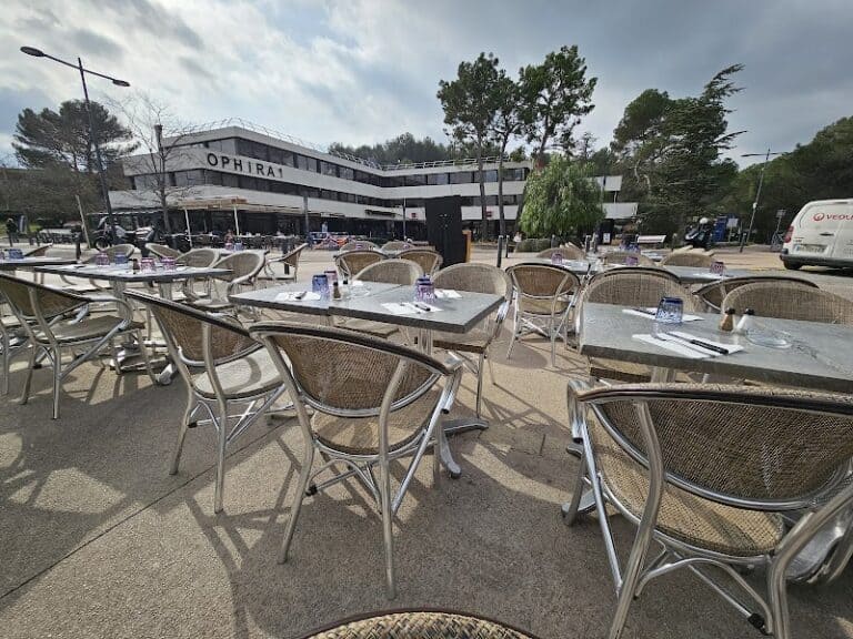 Restaurant Le Montparnasse à Valbonne, France — photo 1