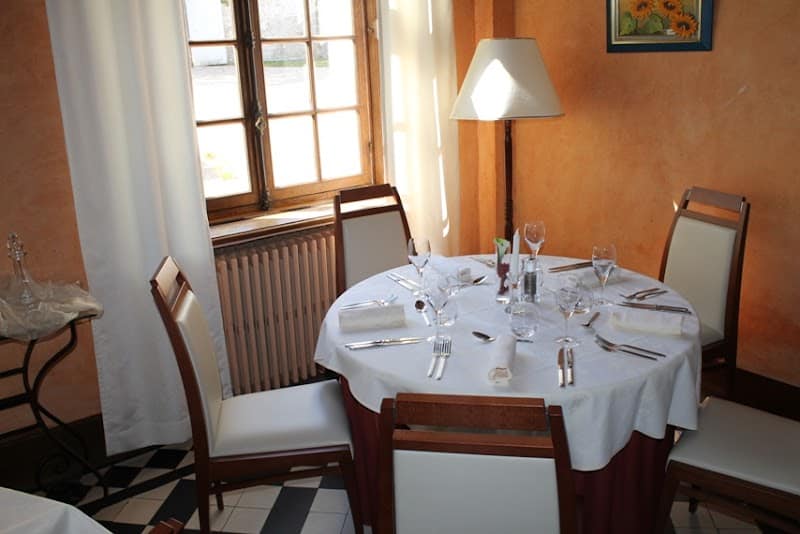 Restaurant Le Moulin de la Reillère à Mantes-la-Ville, France