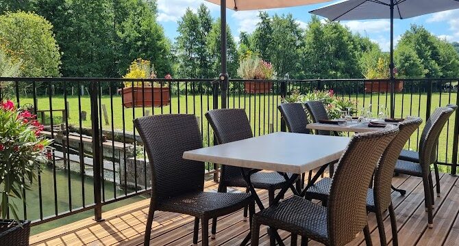 Restaurant Le Moulin Du Fossard à Saint-Martin-de-Bienfaite-la-Cressonnière, France