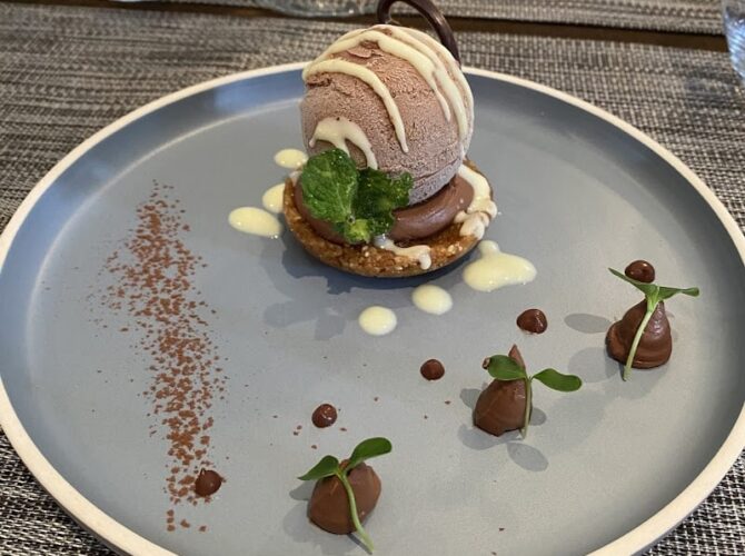 Restaurant Le Moulin Du Fossard à Saint-Martin-de-Bienfaite-la-Cressonnière, France