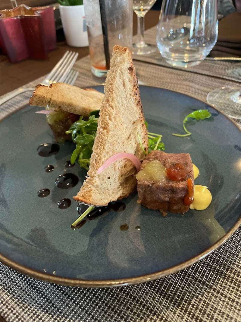 Restaurant Le Moulin Du Fossard à Saint-Martin-de-Bienfaite-la-Cressonnière, France