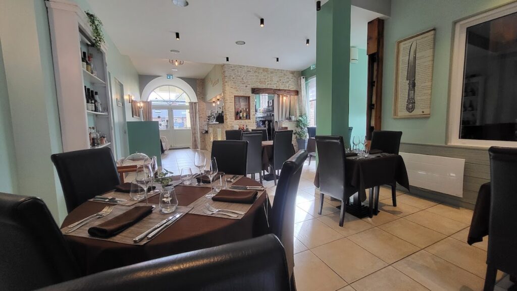 Restaurant Le Moulin Du Fossard à Saint-Martin-de-Bienfaite-la-Cressonnière, France