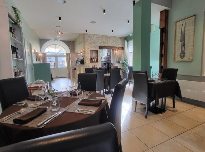 Restaurant Le Moulin Du Fossard à Saint-Martin-de-Bienfaite-la-Cressonnière, France