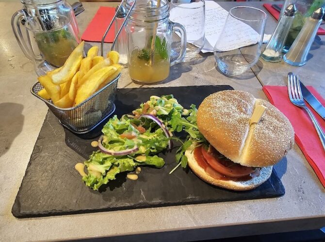 Restaurant Le ParadoXe à Vauréal, France