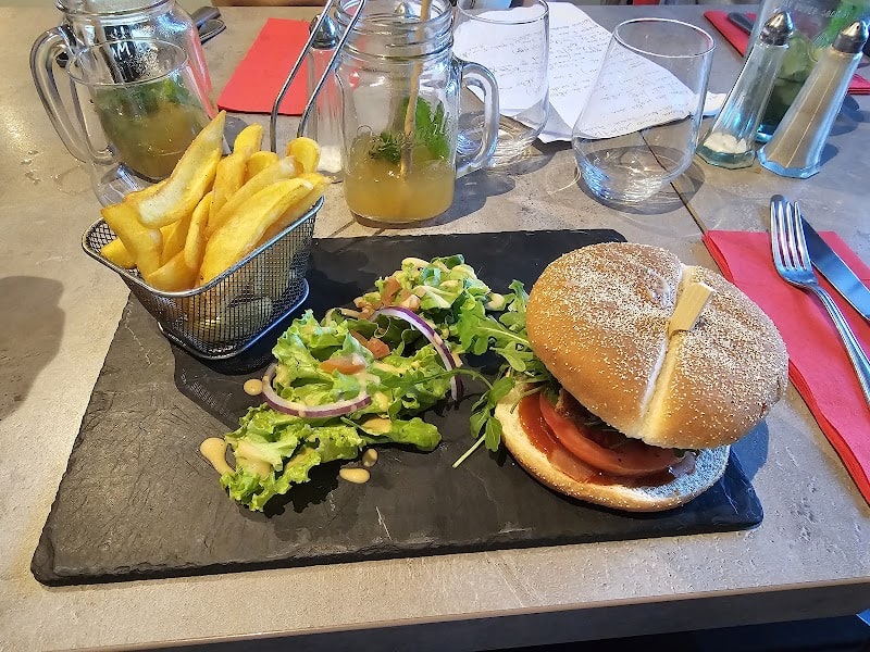 Restaurant Le ParadoXe à Vauréal, France