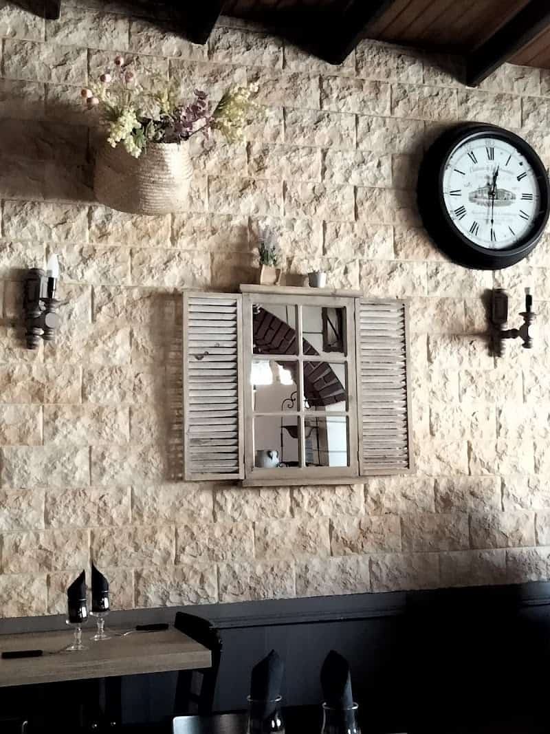 Restaurant Le petit breton à Aubervilliers, France