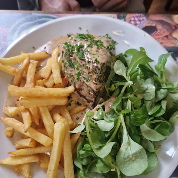 Restaurant Le Petit Journal à Dunkerque, France