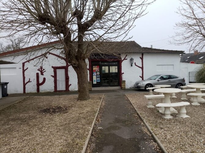 Restaurant Le Petit Robinson à Achères, France