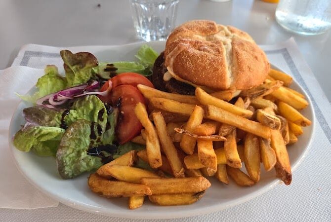 Restaurant Le Piano Du Lac à Laffrey, France