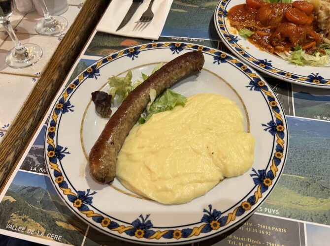 Restaurant Le Plomb du Cantal à Paris, France
