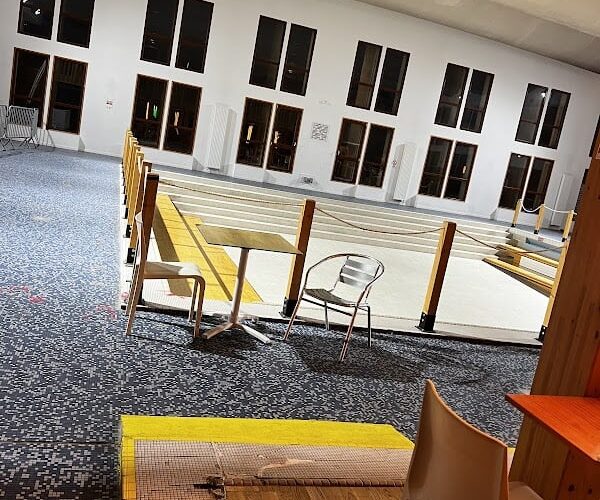 Restaurant Le Plongeoir D’en Face à Sainte-Geneviève-des-Bois, France