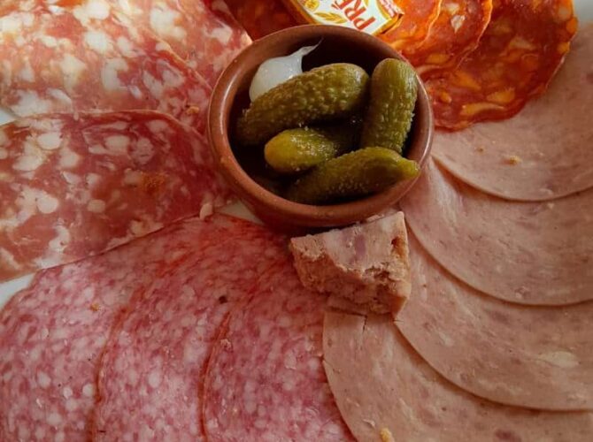 Le Point Du Jour Bar-Restaurant à Puiseux-Pontoise, France