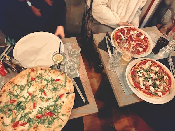 Restaurant Le P’tit Zinc : The Place To Pizz à Briançon, France