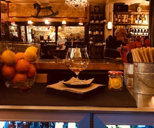 Restaurant Le Pub à la française à Saint-Cyprien, France