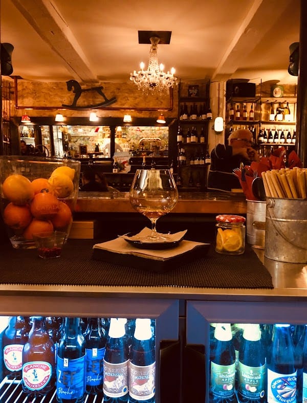 Restaurant Le Pub à la française à Saint-Cyprien, France