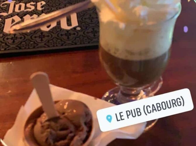 Restaurant Le Pub à Cabourg, France