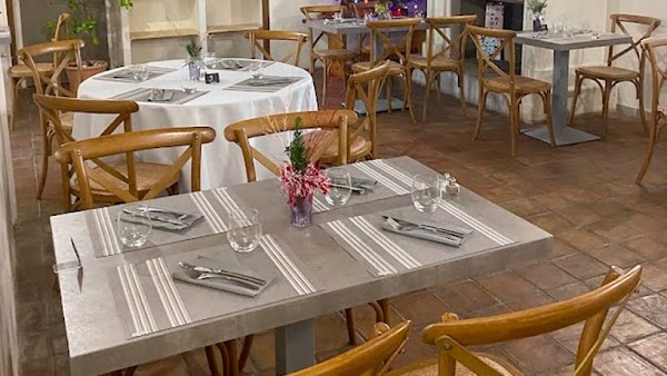 Le R restaurant Mazan à Mazan, France