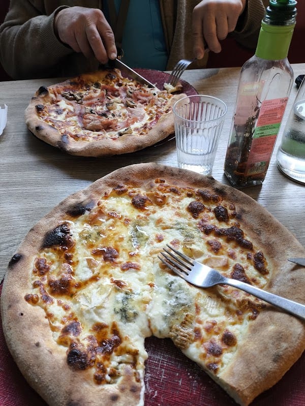 Le Refuge du Lac Bar-Restaurant à Marcenay, France
