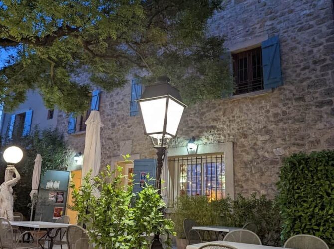 Restaurant Le Repaire à Vernègues, France