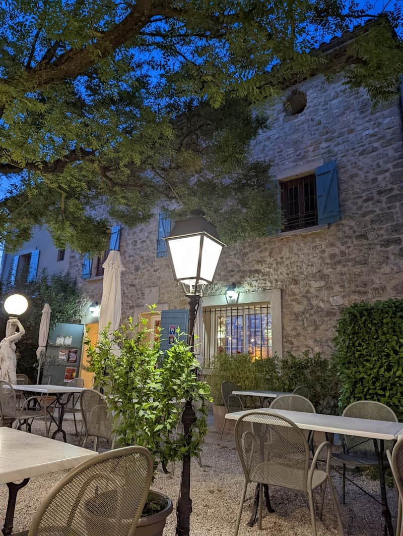 Restaurant Le Repaire à Vernègues, France