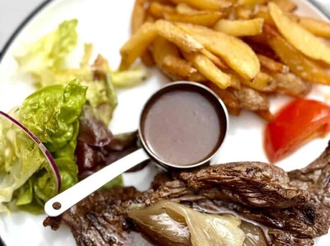 Le Restaurant @ Hôtel Restaurant Logis La Coupe D’or Lisieux à Lisieux, France