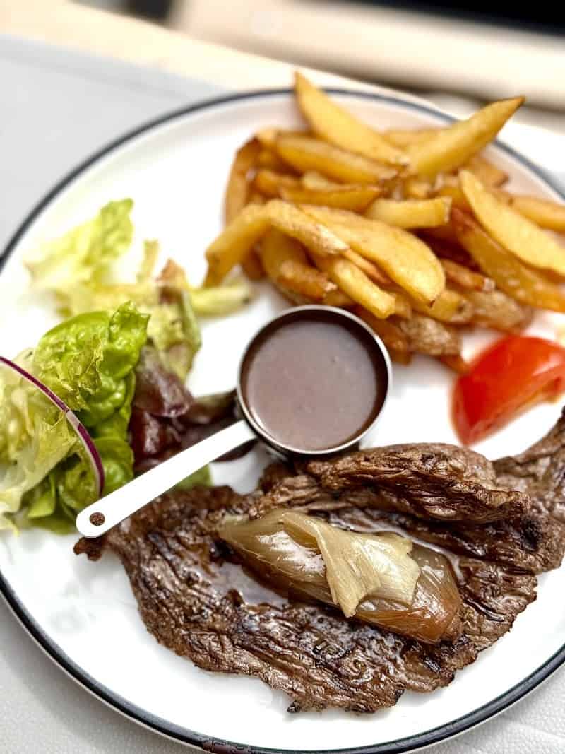 Le Restaurant @ Hôtel Restaurant Logis La Coupe D’or Lisieux à Lisieux, France