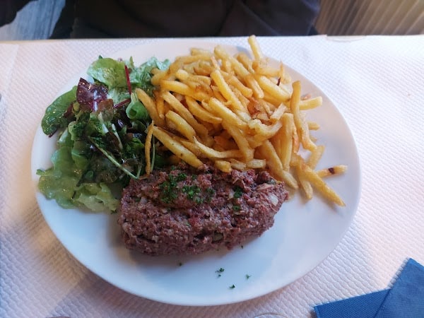 Restaurant Le Saint Hubert à Calais, France