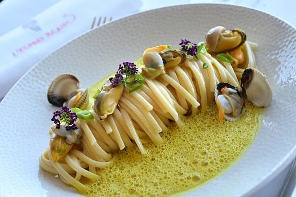 Restaurant Le Saint-Laurent à Saint-Laurent-sur-Saône, France