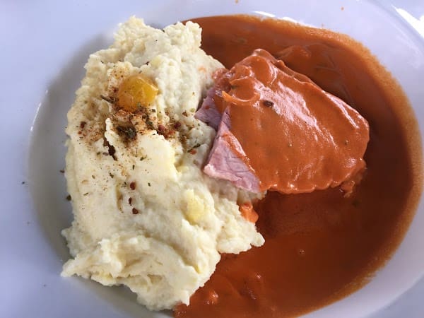 Le Saint Martin Restaurant-Bar à Auxerre, France