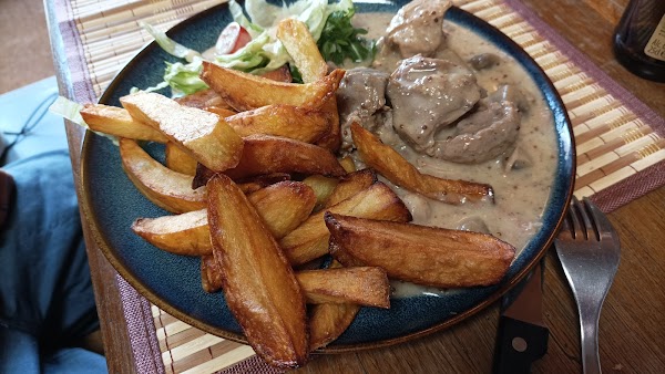 Restaurant Le Saint Patoche à Charny, France