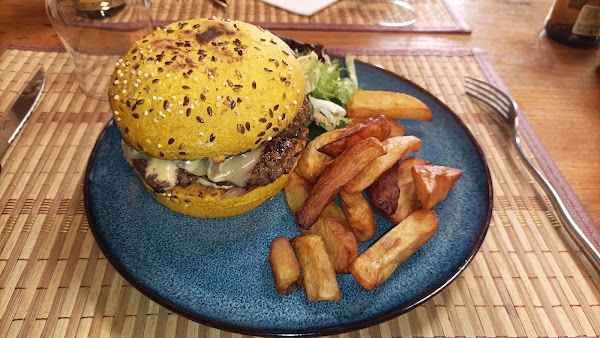 Restaurant Le Saint Patoche à Charny, France