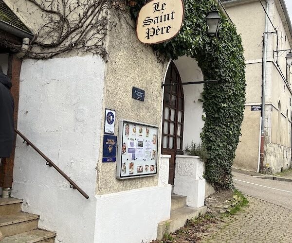 le Saint-père Restaurant à Tonnerre, France