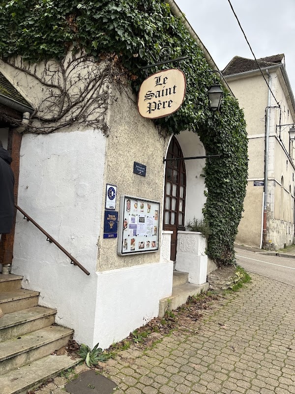 le Saint-père Restaurant à Tonnerre, France